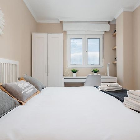 In The Historic Center Of Malaga, Very Close To The Beach And The Ave Train Station, With Private Parking Luaran gambar