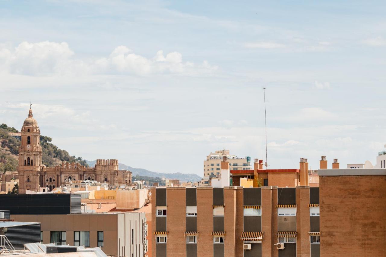 In The Historic Center Of Malaga, Very Close To The Beach And The Ave Train Station, With Private Parking Luaran gambar