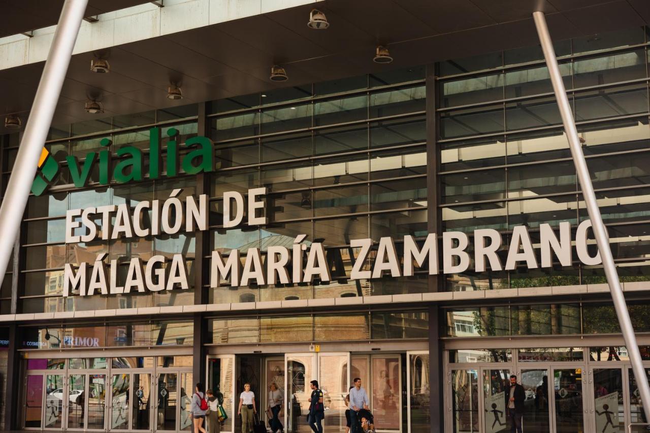 In The Historic Center Of Malaga, Very Close To The Beach And The Ave Train Station, With Private Parking Luaran gambar