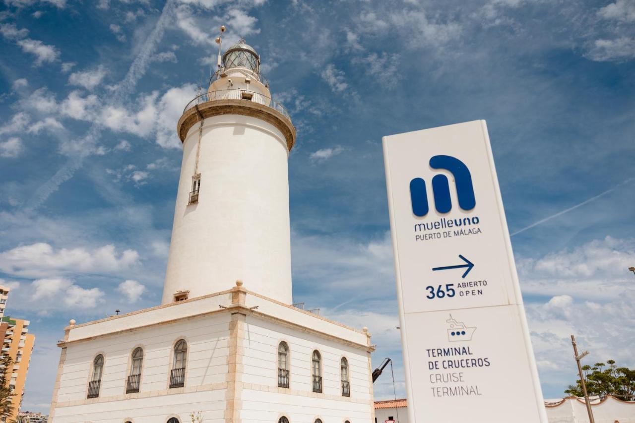 In The Historic Center Of Malaga, Very Close To The Beach And The Ave Train Station, With Private Parking Luaran gambar
