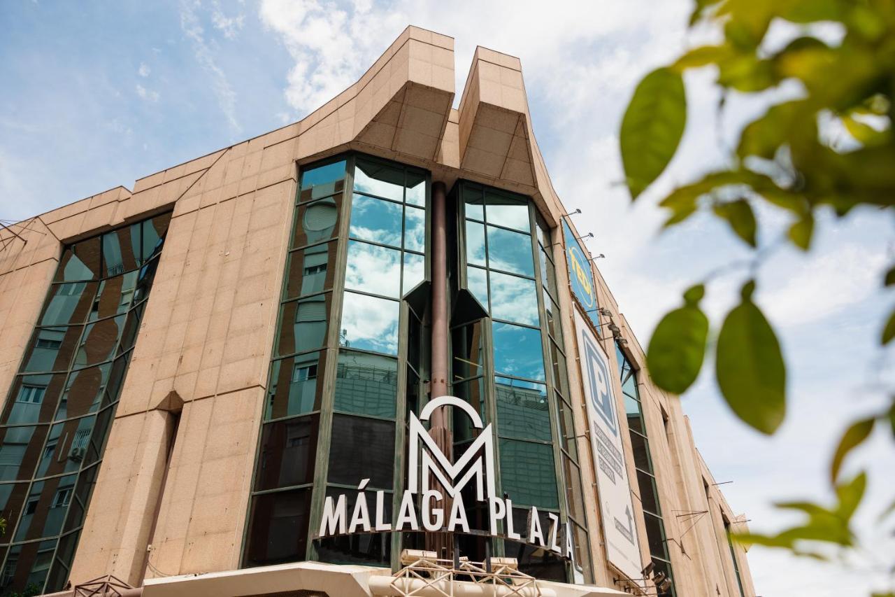 In The Historic Center Of Malaga, Very Close To The Beach And The Ave Train Station, With Private Parking Luaran gambar